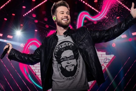 Junior Villa surpreende com mais uma faixa do audiovisual "Ao Vivo em Goiânia"