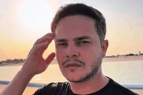 Matheus, da dupla com Kauan, mostra habilidade na cozinha e surpreende a esposa com jantar especial para celebrar 14 anos juntos