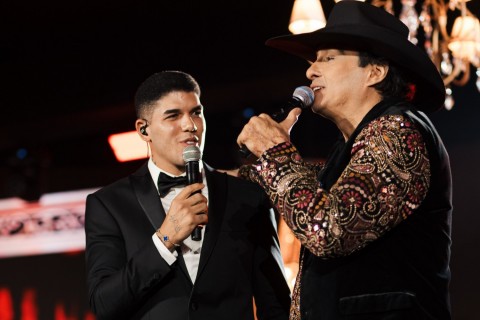 Vicente Nery lança "Tortura de Amor" com Zé Vaqueiro e fortalece sucesso do projeto "Cabaré do VN"