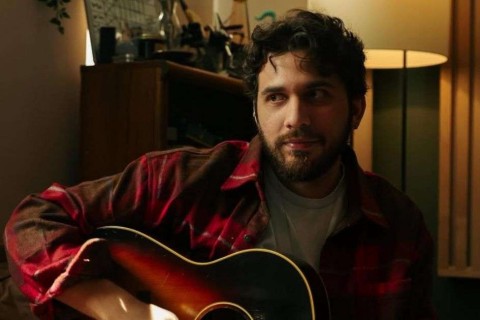 Gustavo Mioto fecha bar em Nashville para comemorar 29 anos