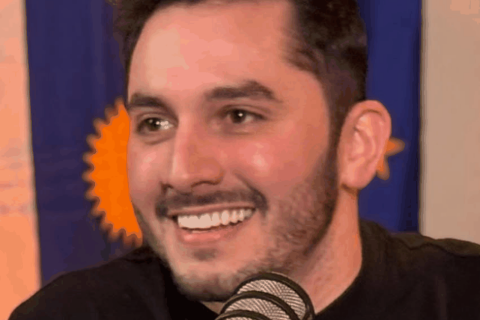 “Às vezes passa um filme na cabeça” reflete Jonas Esticado sobre seus 10 anos de história na música