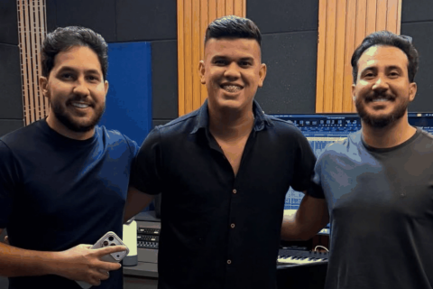 Thiago Fernandes emociona a web ao ter convite aceito para cantar com Iguinho e Lulinha