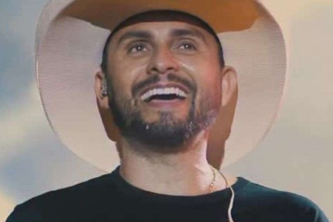 Mano Walter encontra jogadora Marta durante resenha em Orlando